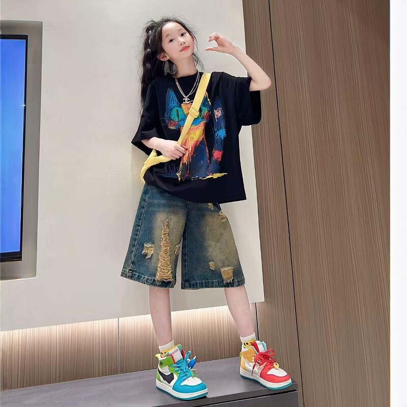 女童夏季裤子新款2025儿童洋气时髦破洞牛仔裤小女孩百搭五分裤潮