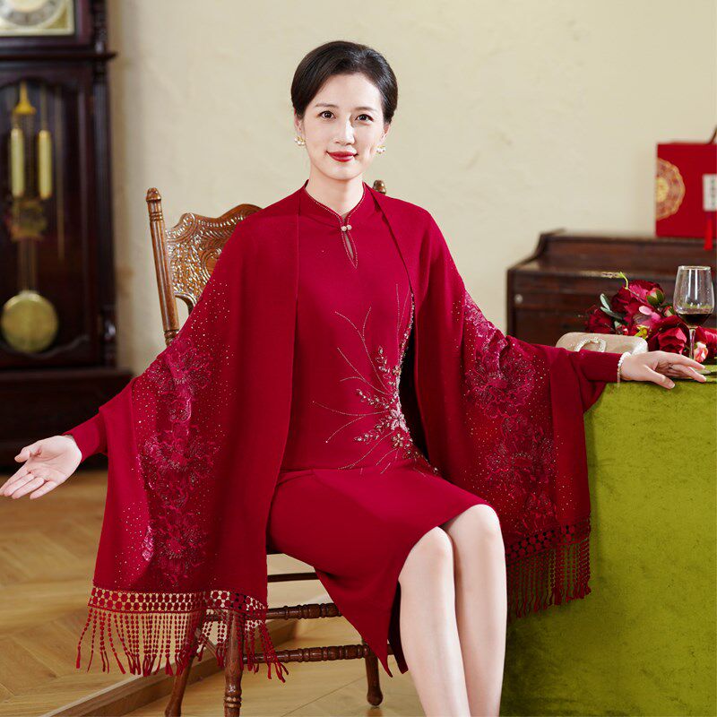 婚礼妈妈新款羊绒披肩2024秋冬款礼服旗袍喜婆婆婚宴外套斗篷外搭
