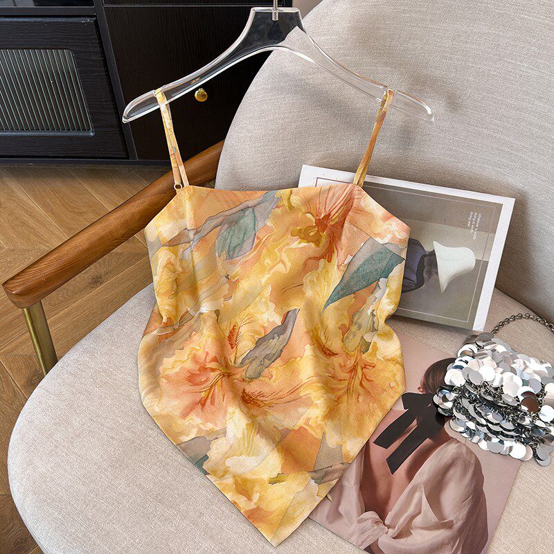 高级感新款吊带背心女海边度假肚兜式上衣显瘦绑带丝巾抹胸外穿