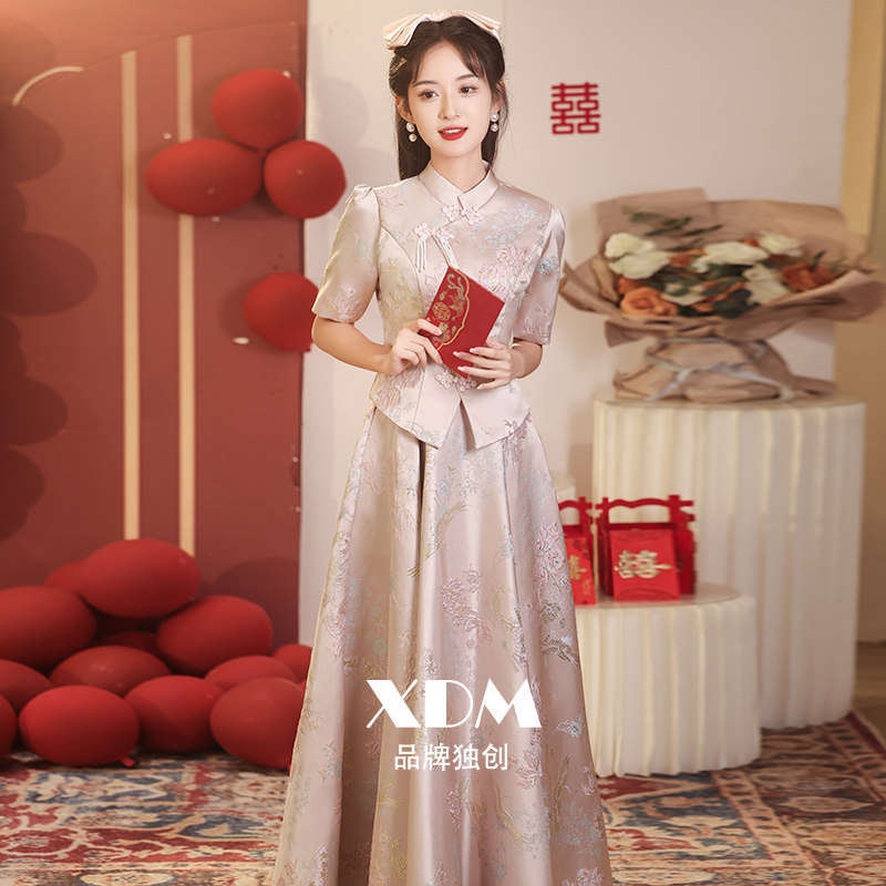 粉色敬酒服新娘2024新款秋冬季中式高级感订婚礼裙结婚回门礼服女