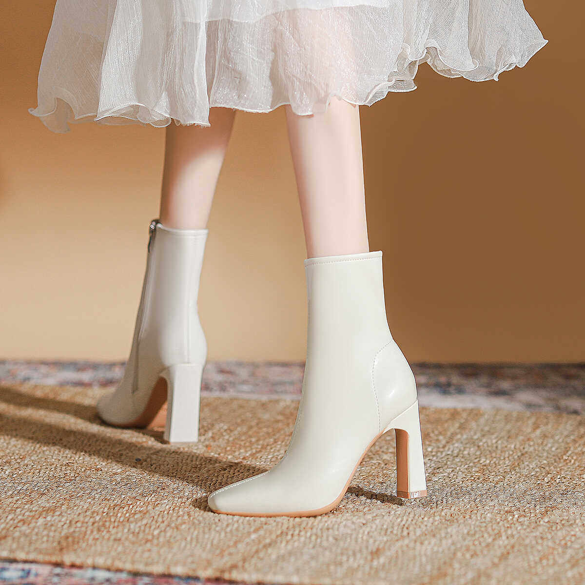 真皮版~高跟短靴女马丁靴2024秋冬季新款洋气白色瘦瘦韩系小踝靴