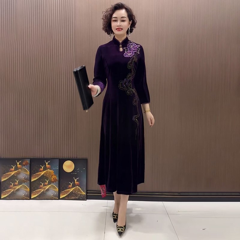 高贵年轻喜妈妈装婚礼礼服旗袍2025春装喜婆婆长款收腰显瘦连衣裙