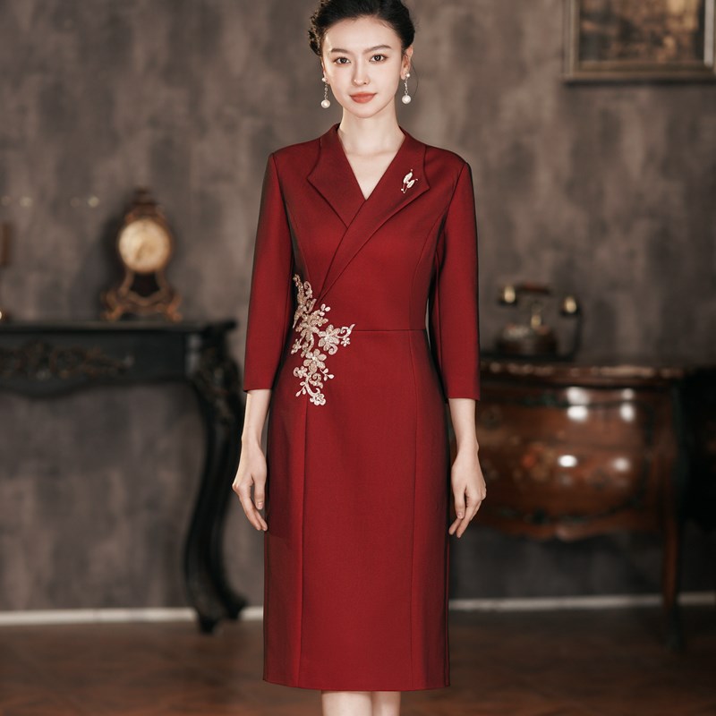 女儿结婚礼妈妈装礼服洋气质2024新款丈母娘喜婆婆婚宴连衣裙喜服