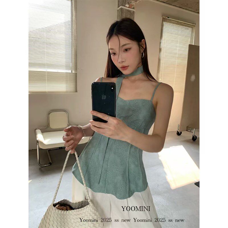 2025夏季新款法式别致收腰无袖高级感内搭绝美吊带上衣背心女洋气