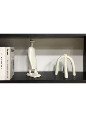 现代简约样板间书房n摆设软装饰品摆件书柜工艺品相架假书人物组