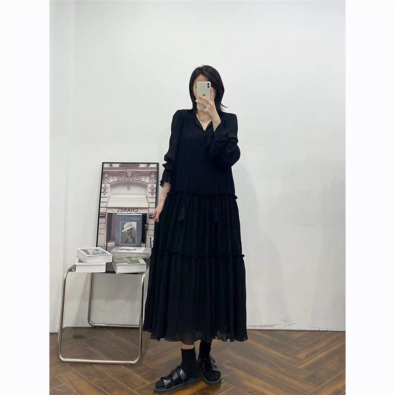 胖mm大码女装2025夏季新款高级感V领长袖茶歇连衣裙显瘦仙女长裙