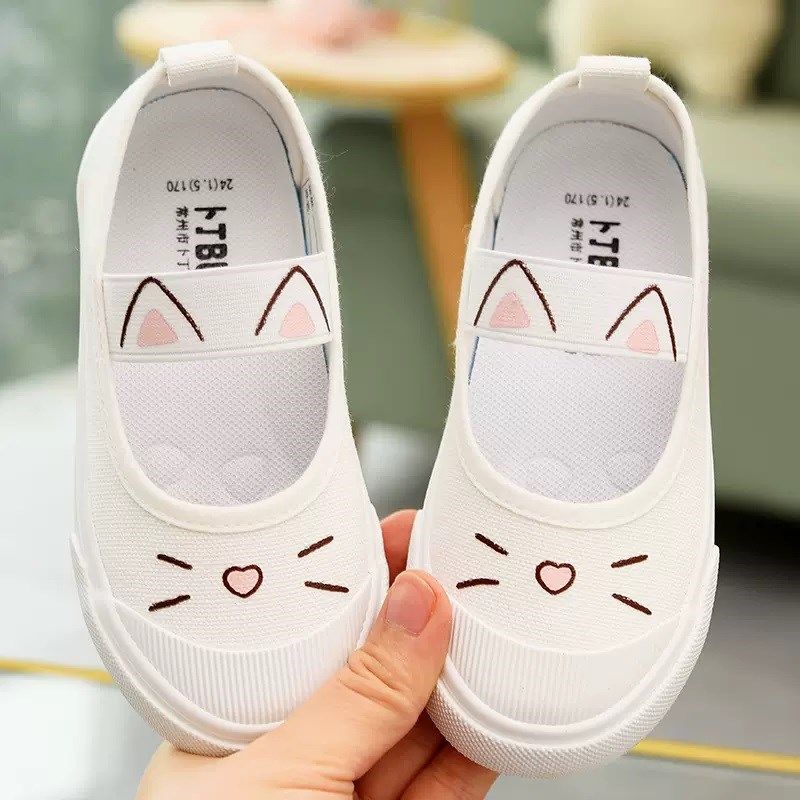 幼儿园室内e鞋防滑儿童小白鞋透气帆布鞋毕业表演演出一脚蹬布鞋