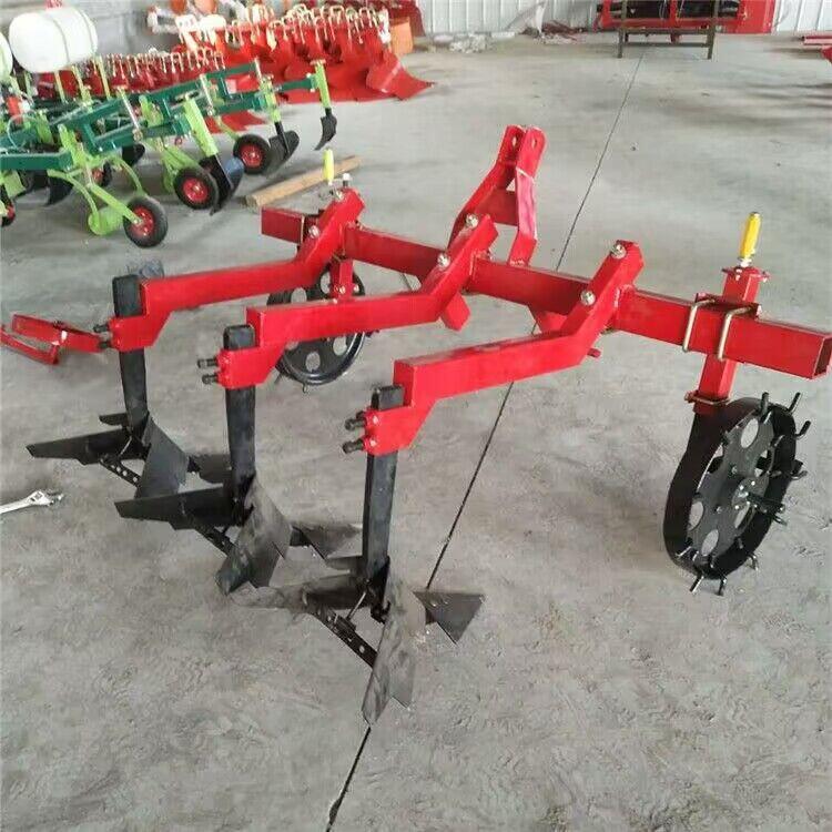 花生四轮后置中耕开沟培土机