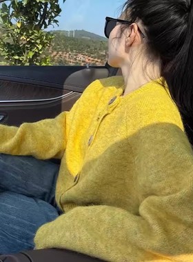 法式复古黄色慵懒风开衫毛衣外套女宽松慵懒风外穿针织上衣秋款