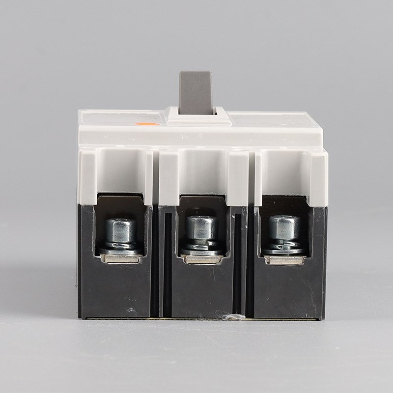 HM1-125-3300塑壳断路器CQC认证铜线圈耐高温阻燃材质塑壳断路器