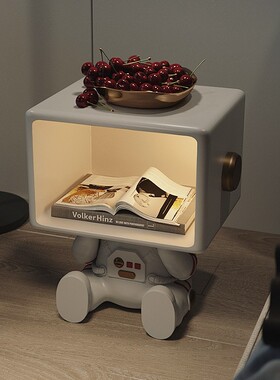 创意宇航员卧室床头柜家r居客厅装饰品电视柜旁边收纳大型落地摆