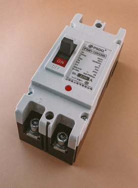 CM1塑壳断路器单相2P空气开关63A 100A 125A 160A 2U50A零线220V