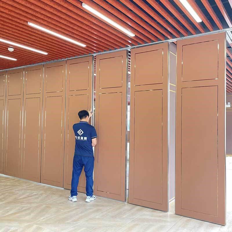 美术馆移动展板吊轨屏风隔断移门可拐F弯移动活动隔断墙麻布艺隔