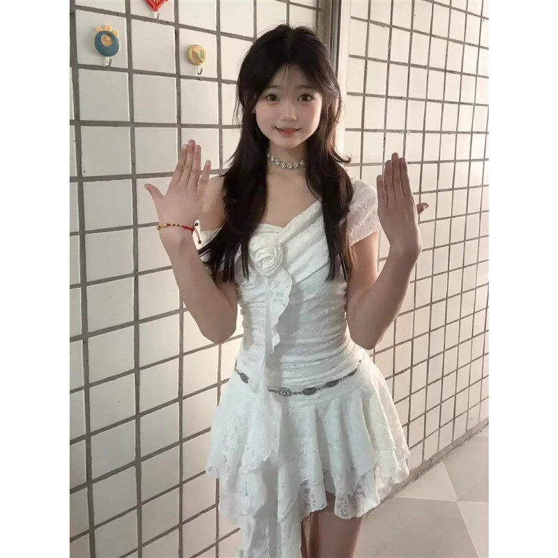 法式甜辣妹连衣裙子女夏季不规则设计感小白裙小个子穿搭纯欲套装
