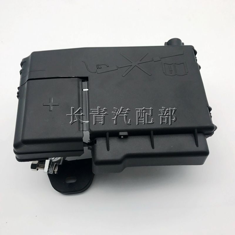 适配新君威新君越英朗科鲁兹电瓶迈锐宝保险丝小盒电瓶正极接线盒
