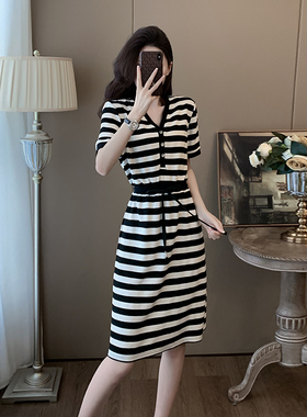 休闲条纹连衣裙女夏季新款高级感抽绳收腰V领显瘦洋气减龄T恤裙子