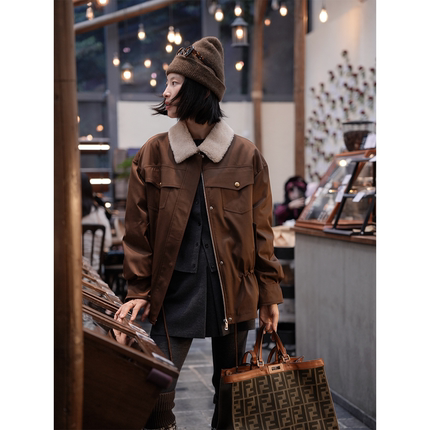 玖姿安娜蔻摩登巴恩风颗粒羊毛翻领收腰鸭绒羽绒女2025冬季新款