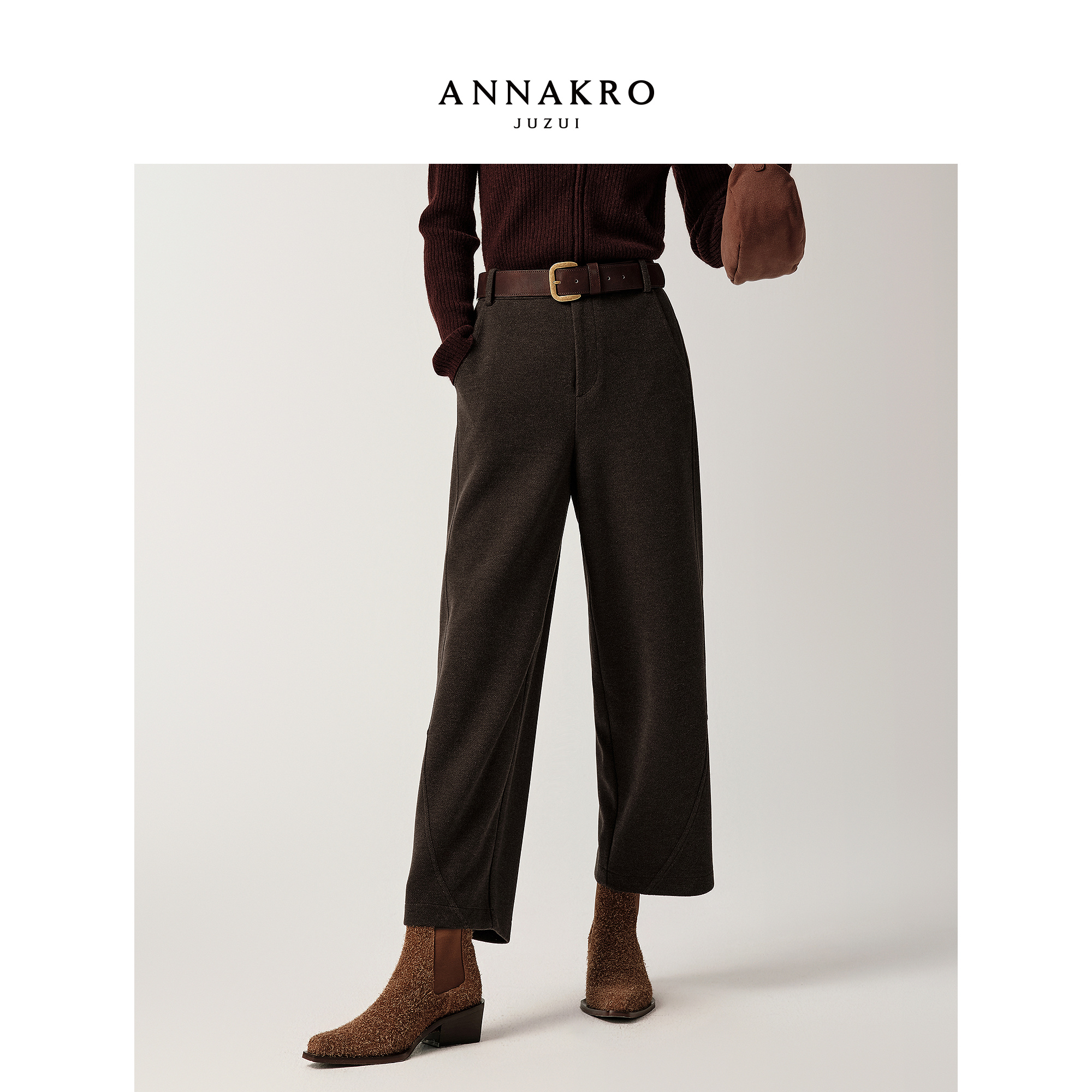 解构分割 弯刀裤型 包容性佳 美拉德色