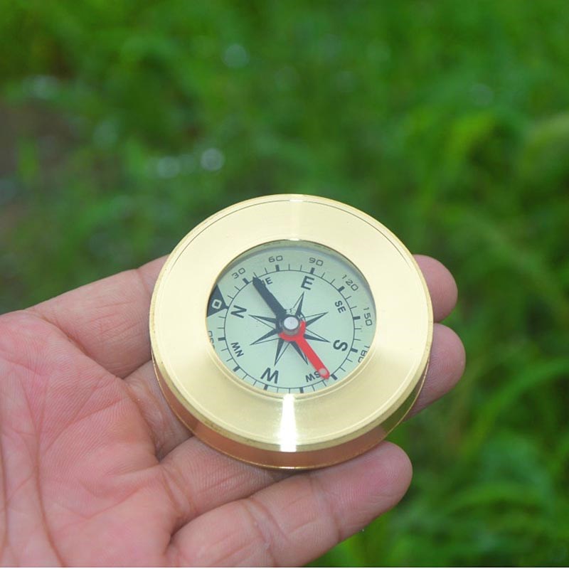 黄铜指南针金属儿童户外便携式指北针内置阻尼油 学校教育用具
