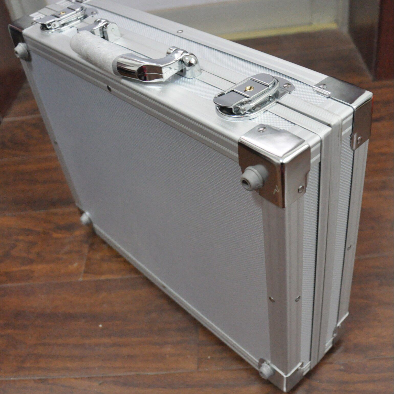 专业铝合金小型仪器耐用工具箱