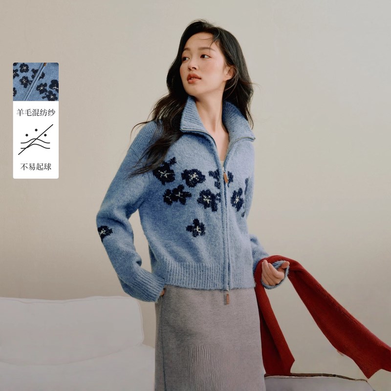 复古提花翻领毛衣开衫女2025年秋冬季新款宽松洋气蓝色厚针织外套