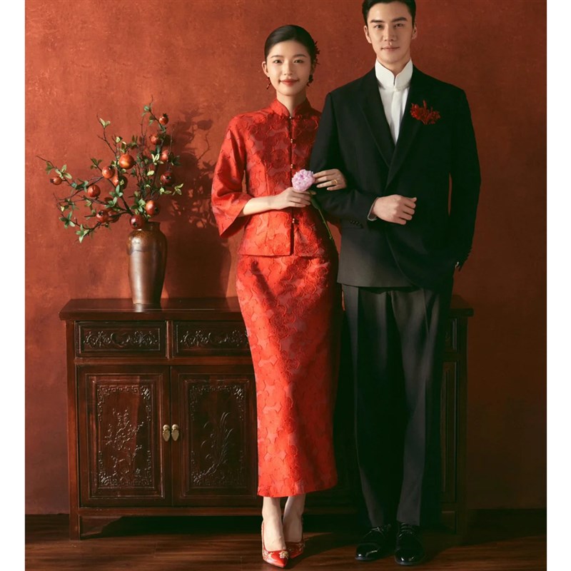 新中式国风改良敬酒服结婚礼服新娘出阁服订婚连衣裙回门宴套装女