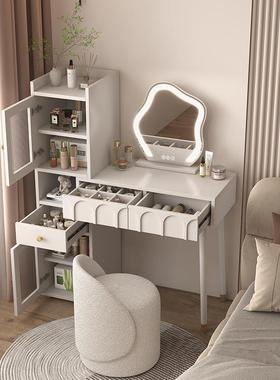 奶油风梳妆台VMK卧室现简约小户代网红型收纳柜床头化妆台柜书桌