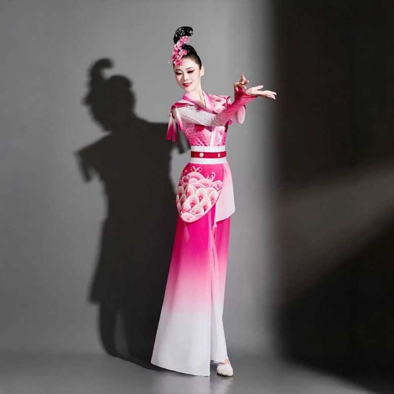 俏花旦中国风新款国色天香舞蹈服装水袖秧歌服女成人扇子舞表演服