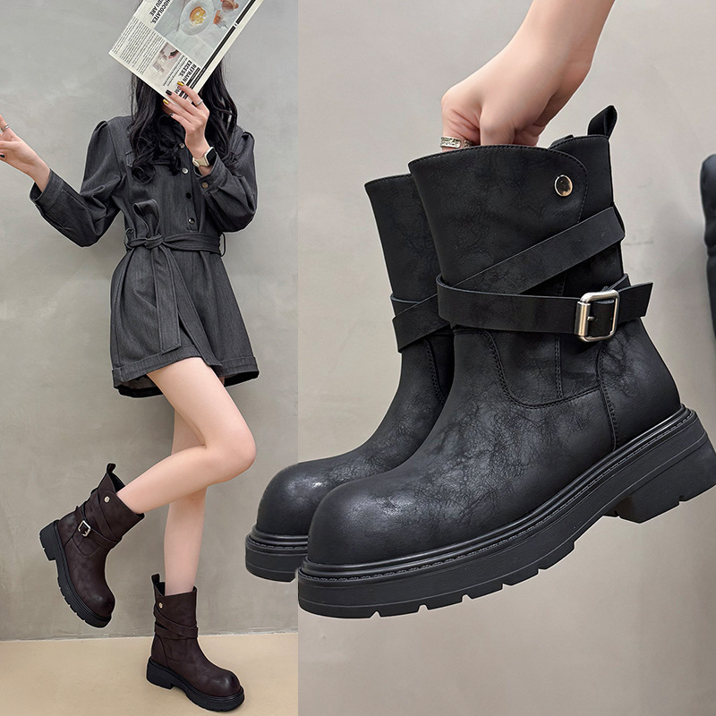 时尚暗黑甜酷软底中筒靴