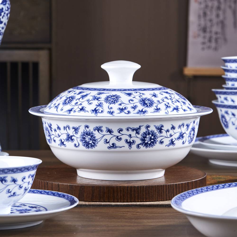 青花缠枝莲陶瓷套装景德镇传统青花瓷餐具简约国潮陶瓷碗套装
