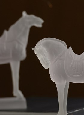 新中式白色透明磨砂动物马摆件客厅D书房玄关装饰品博古架艺术摆