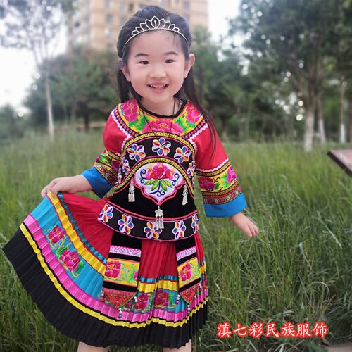 新款彝族女童套装 银饰绣花彝族服装 精品八分袖民族葫芦丝演出服