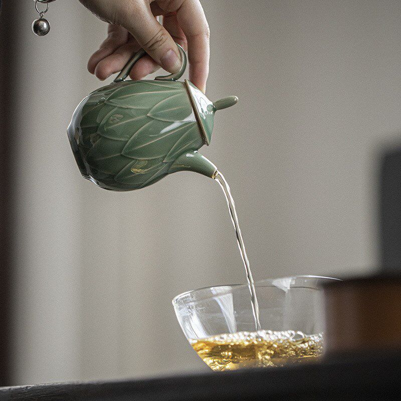 越窑梅子青瓷手工浮雕莲瓣茶壶 B功夫茶具陶瓷泡茶壶带过滤球孔壶