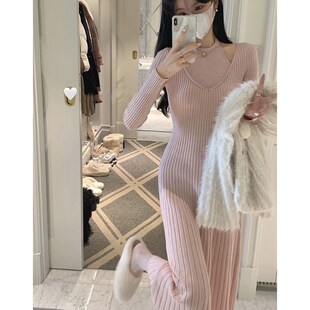 挂脖套头针织连衣裙女秋冬配大衣2023年新款修身显瘦内搭毛衣长裙