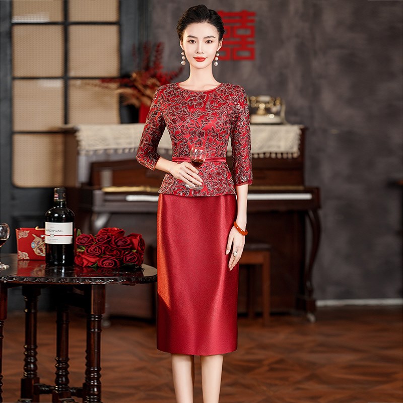喜婆婆婚宴装2025新款礼服假两件酒红色结婚婚礼妈妈喜服高贵年轻