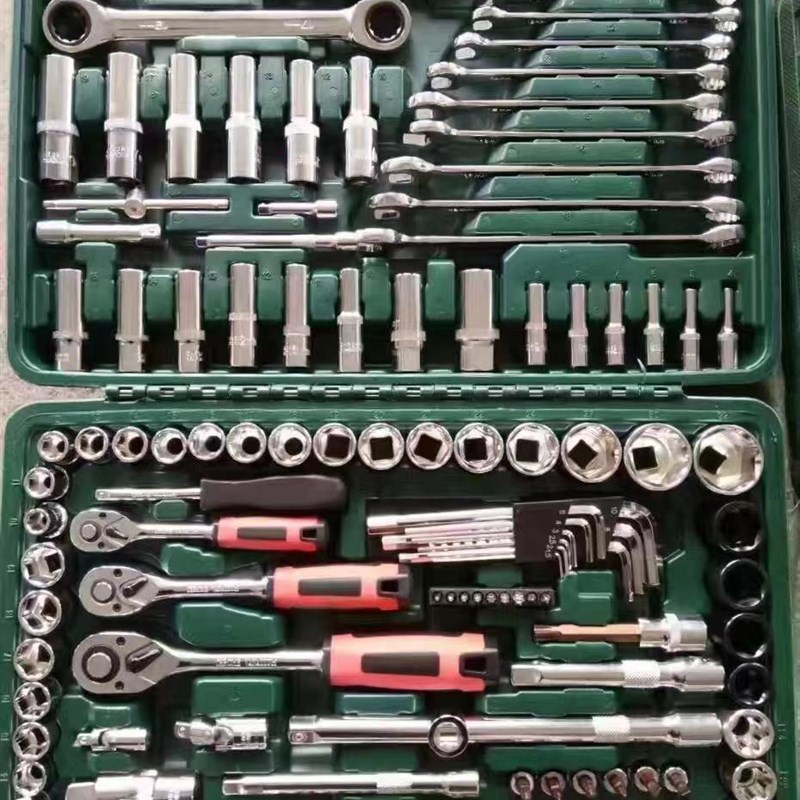 轮胎套筒扳组合套装汽修组套121件150件修车套筒扳手工具箱