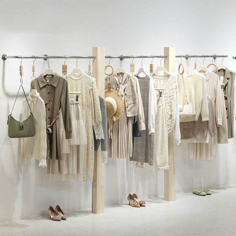 服装店展示架上墙实木立柱女装衣服陈列货架不锈钢挂衣架原木落地