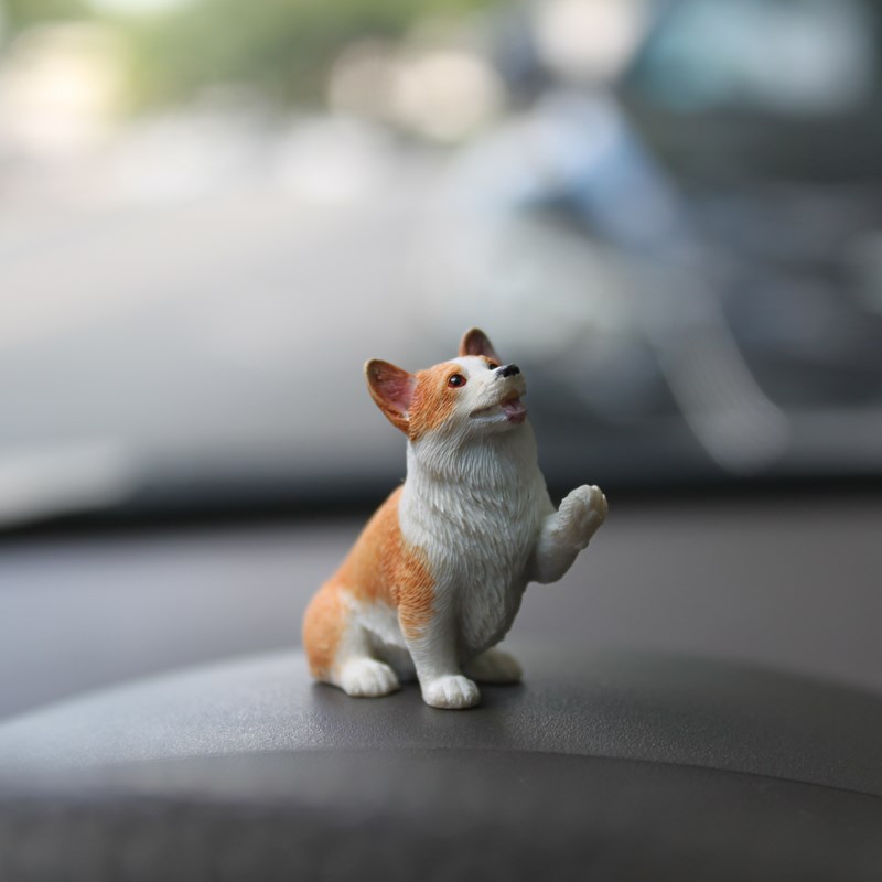 汽车可爱车c内饰品小摆件车载中控台屏幕电动车迷你柯基装饰用品