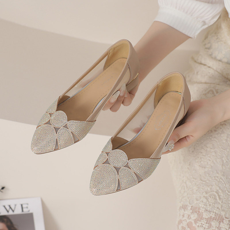 夏季新款配裙子超软宽脚胖脚大码凉鞋41一43女低跟平底透气42网纱