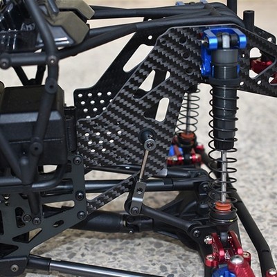 LOSI 1/8 LMT SOLID AXLE 4WD碳纤维前/后通用左右外侧护板RZ006