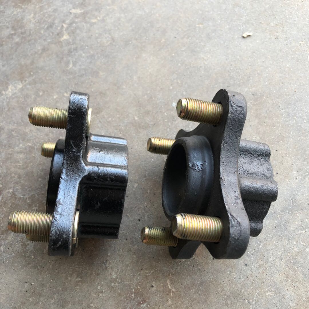 电动车配件电动四轮车前桥轴头老年代步车改装前轴头哈头轮芯