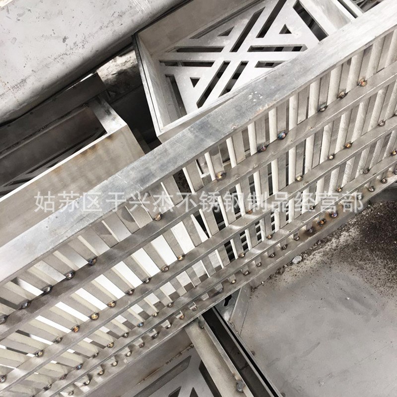 定制不锈钢格栅板镀锌钢格板踏步板排水沟盖板围栏走道平台板
