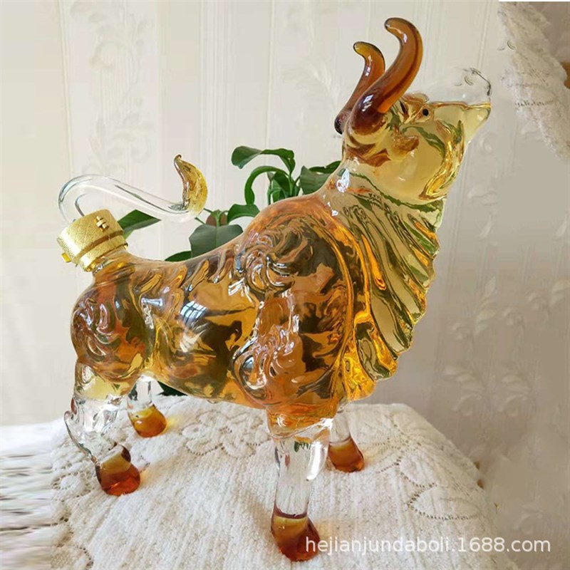 牛酒瓶生肖酒瓶玻璃工艺酒瓶 牛气冲天瓶 创意酒泡酒瓶厂家
