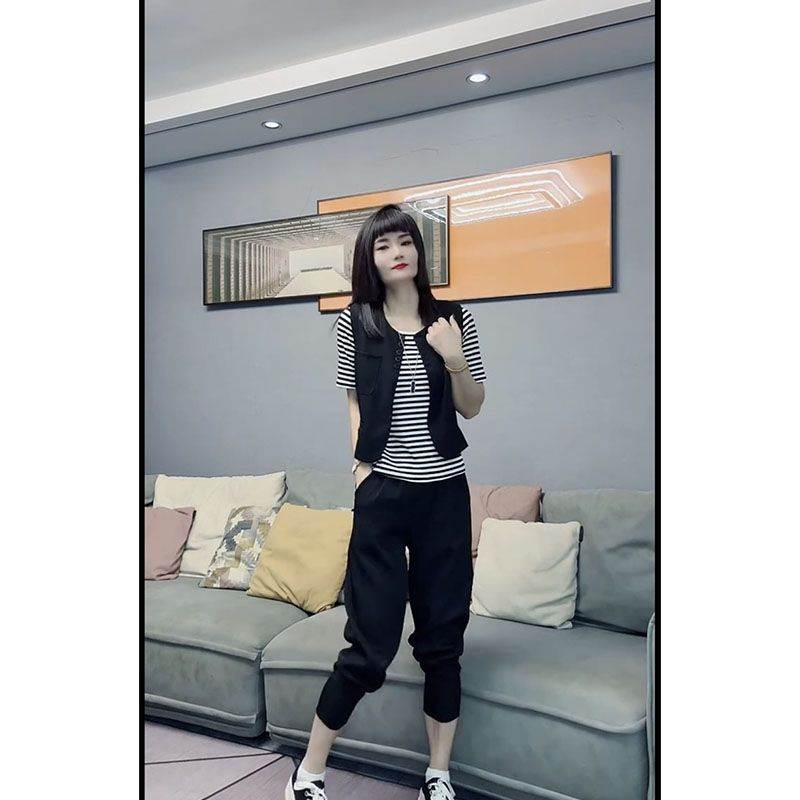 网红款时尚套装女2026新款百搭条纹短袖打底衫马甲九分裤三件套潮