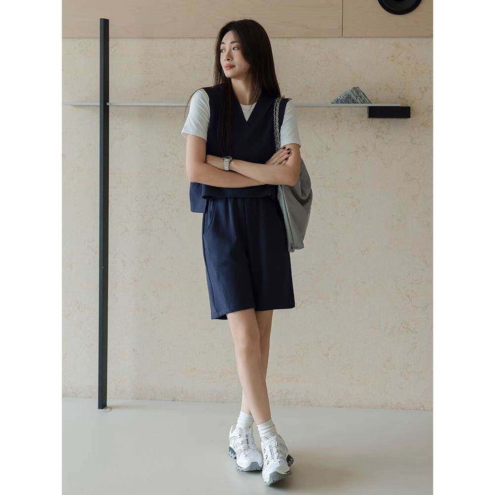 2026夏装新款韩版休闲领开叉马甲短裤两件套宽松显瘦运动套装女