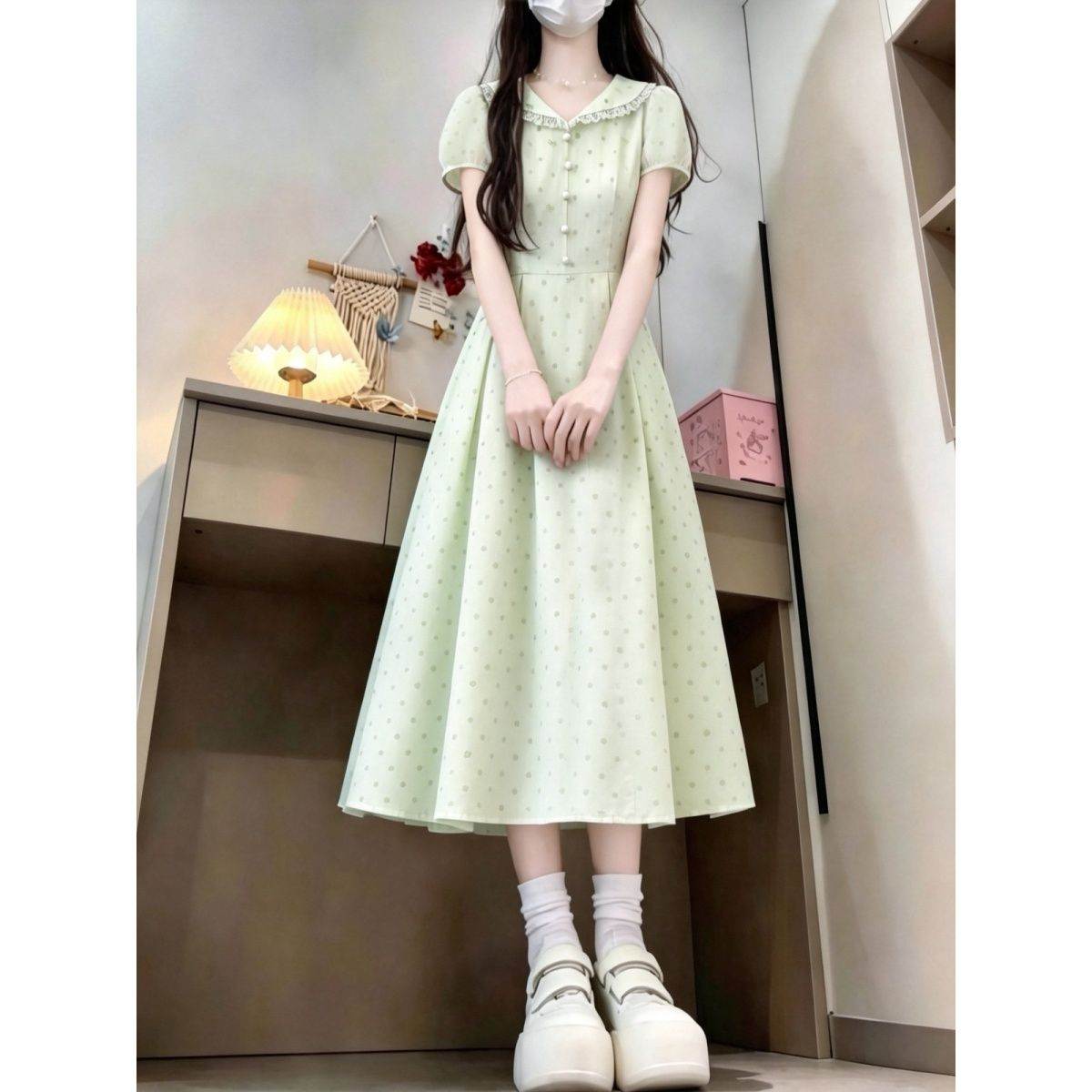 法式绿色娃娃领波点连衣裙子女夏季2026新款绝美收腰显瘦长裙