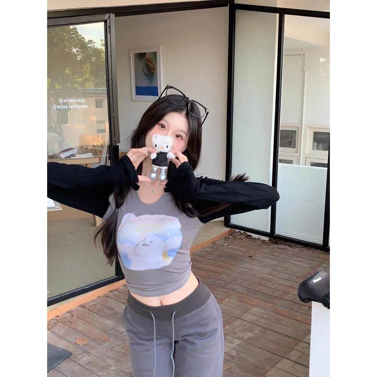 纯欲撞色拼接印花长袖恤女春季甜辣妹修身短款插肩袖打底衫上衣