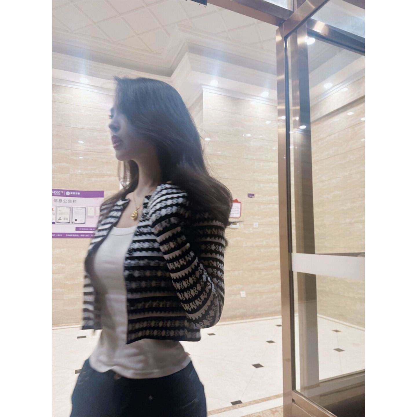 法式小香风条纹针织开衫女秋季新款辣妹气质短款毛衣外套长袖上衣