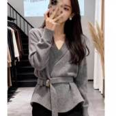 轻熟高级感简约领交叉毛衣女灰色春夏系带收腰显瘦气质针织上衣