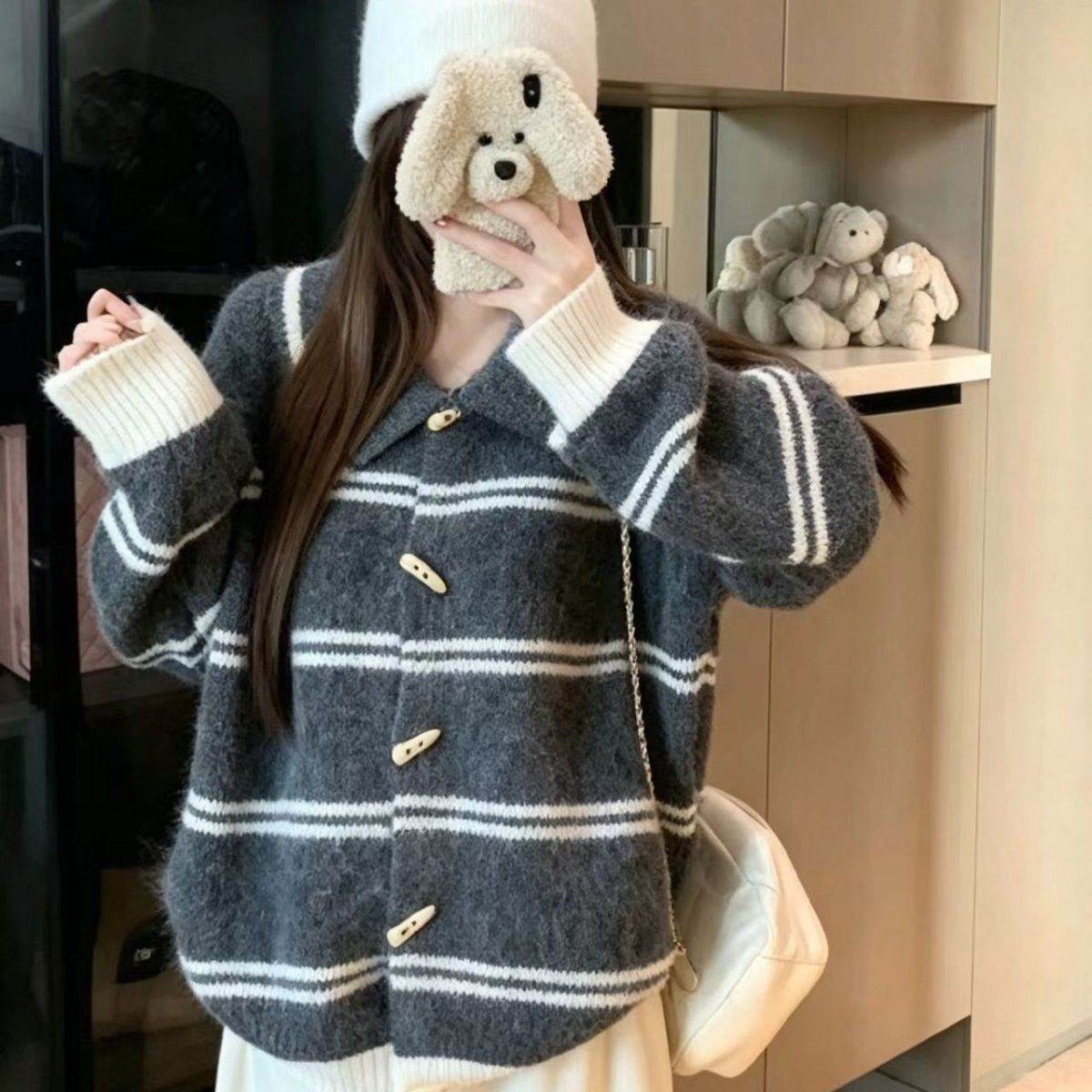 复古条纹翻领毛衣开衫女撞色牛角扣宽松软糯水貂毛感针织外套